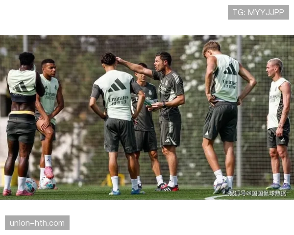 西甲穆尼奥斯引援补强,新援加盟助力球队竞争力提升