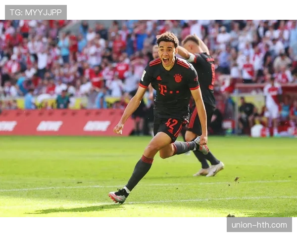 穆西亚拉：德甲与德国超级杯冠军荣誉解析