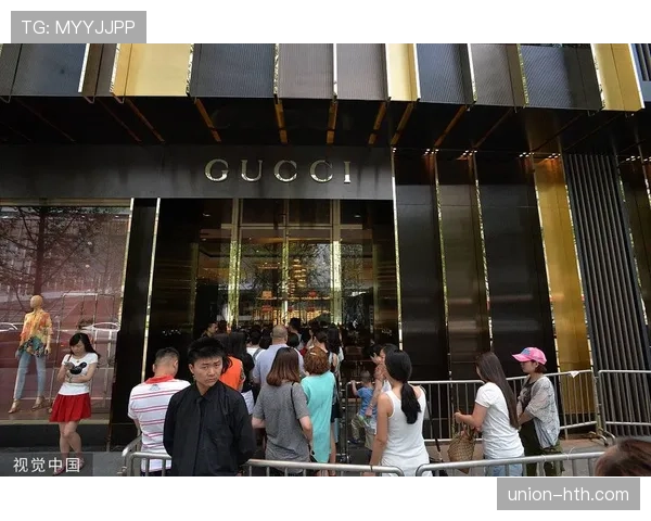 辛德胡训练完直接去逛奢侈品店，这消费节奏谁跟得上